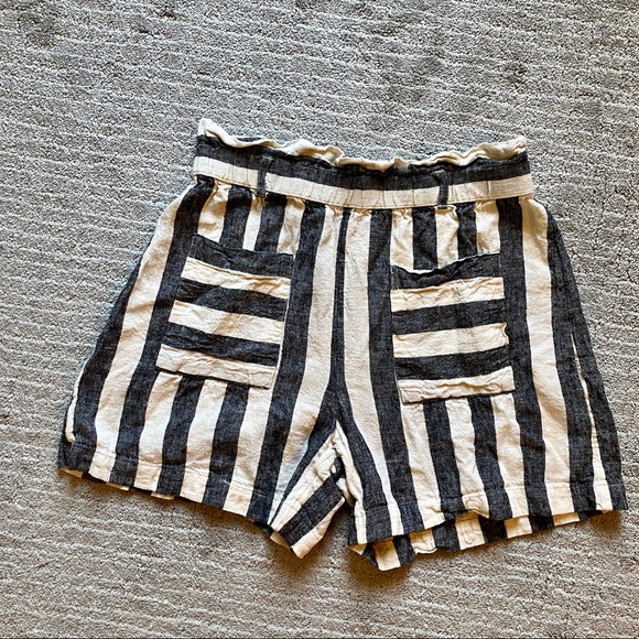 WHO WHAT WEAR linen shorts - Picture 2 of 7